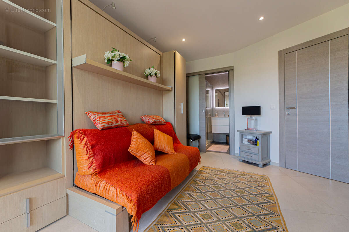 Appartement à MANDELIEU-LA-NAPOULE