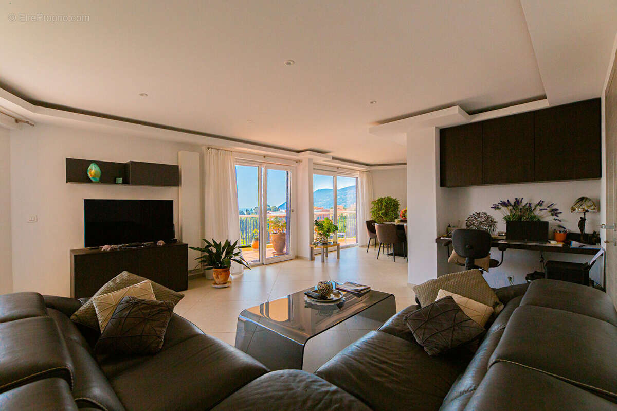 Appartement à MANDELIEU-LA-NAPOULE