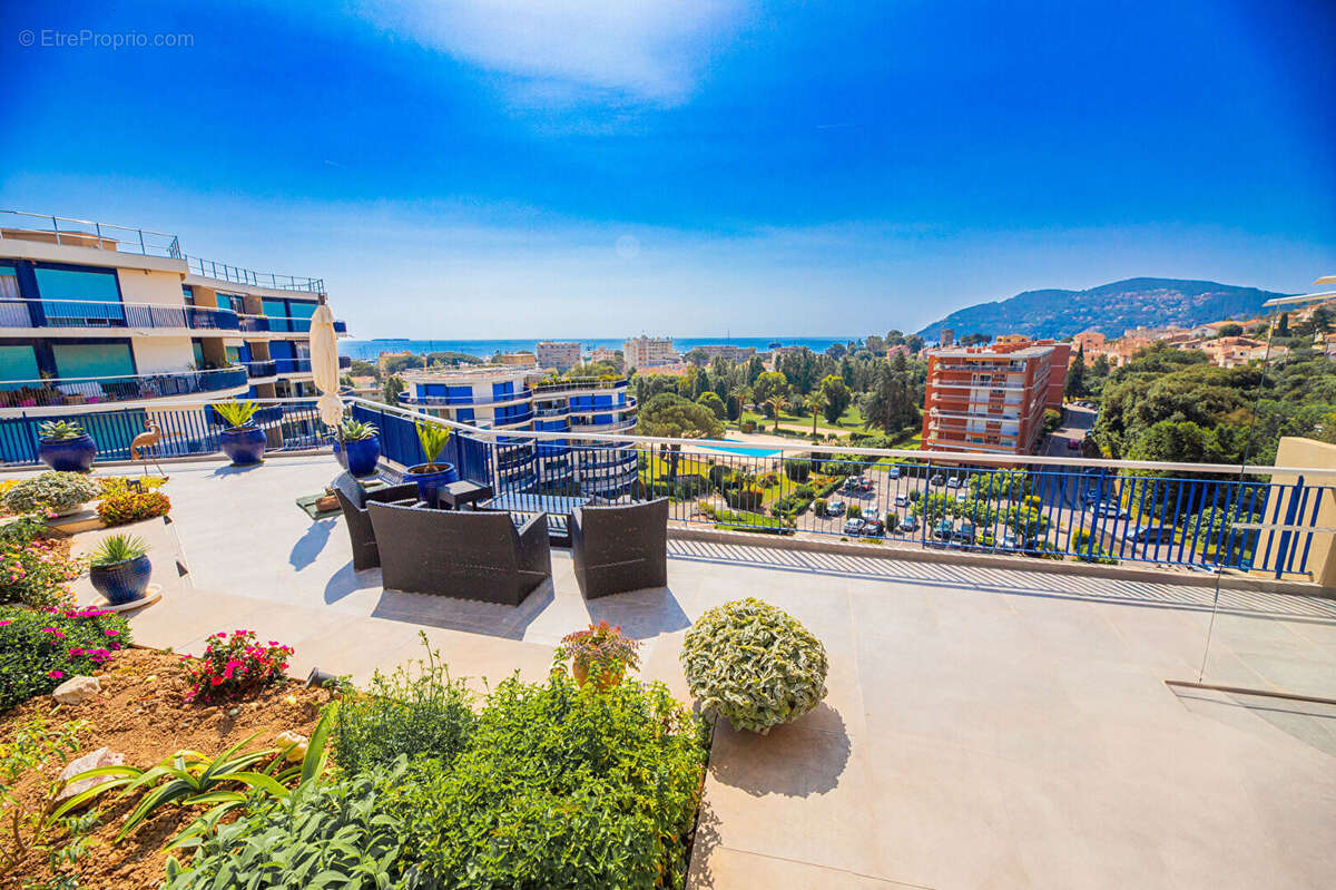 Appartement à MANDELIEU-LA-NAPOULE