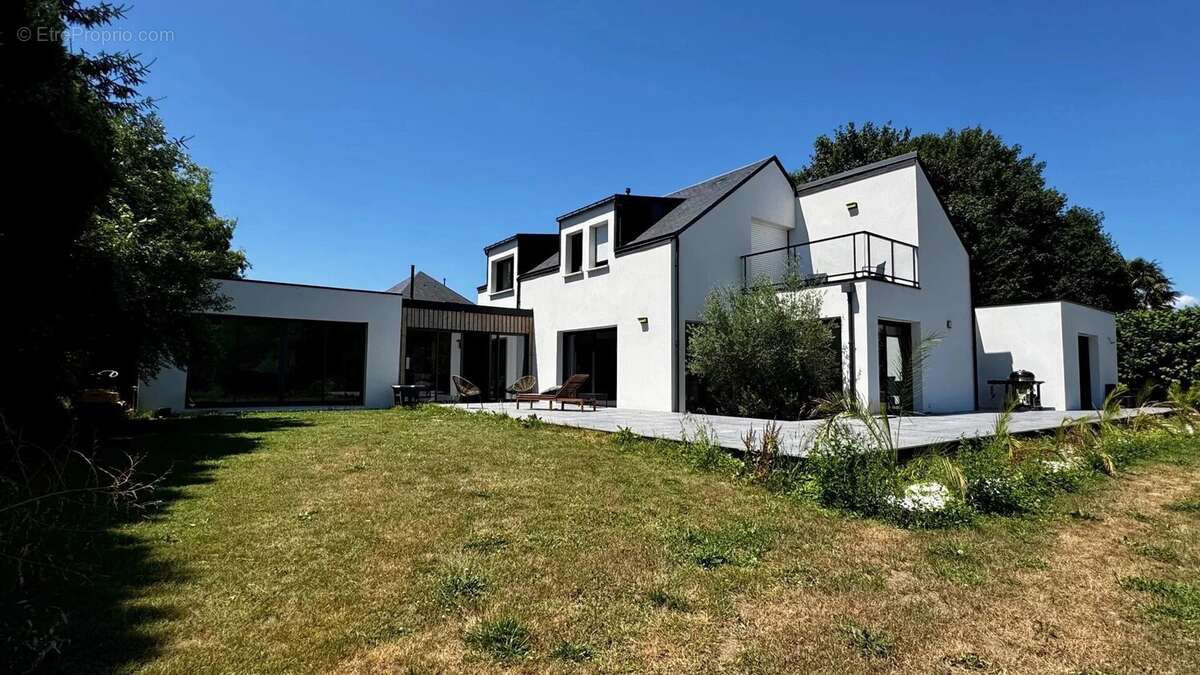 Maison à PLOEREN