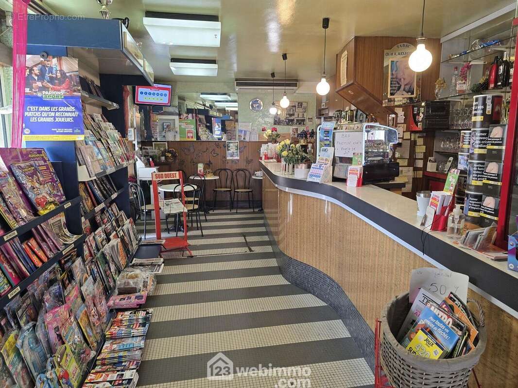 Licence IV, autorisation de terrasse - Appartement à MACAU