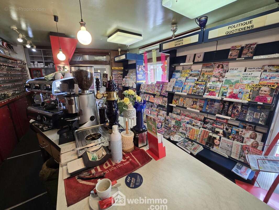 Un commerce de 35 m² - Appartement à MACAU