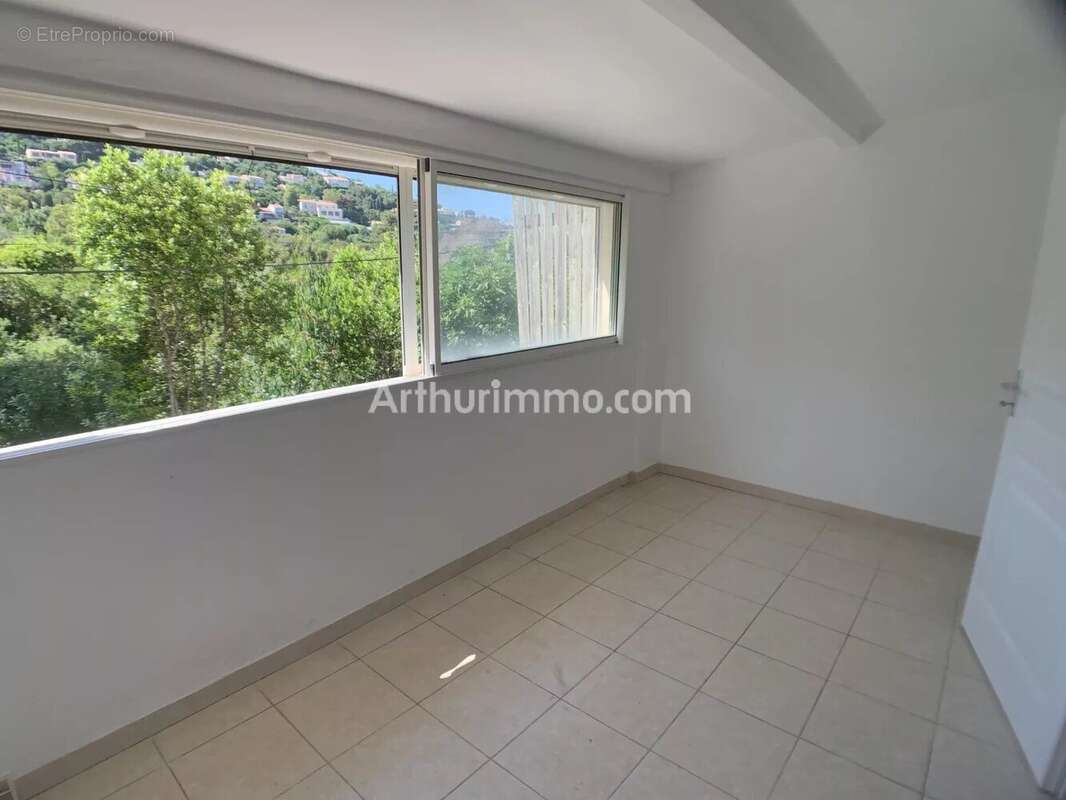 Maison à LES ISSAMBRES