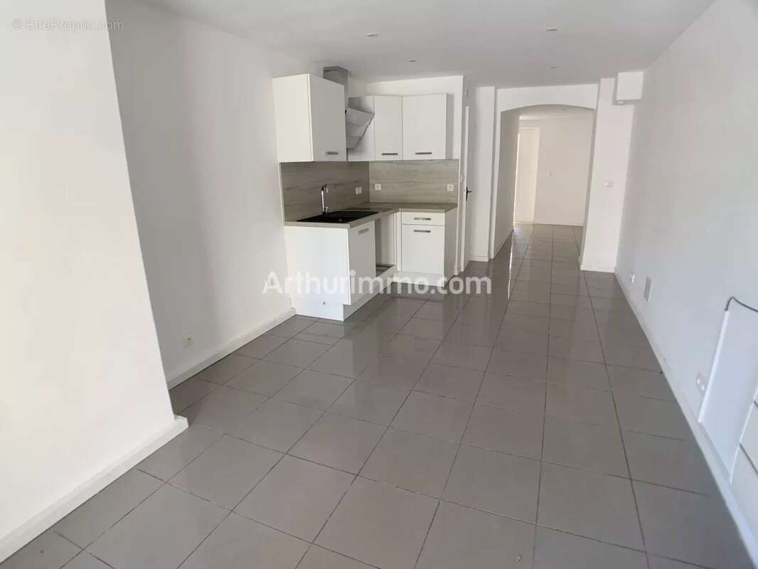 Maison à LES ISSAMBRES