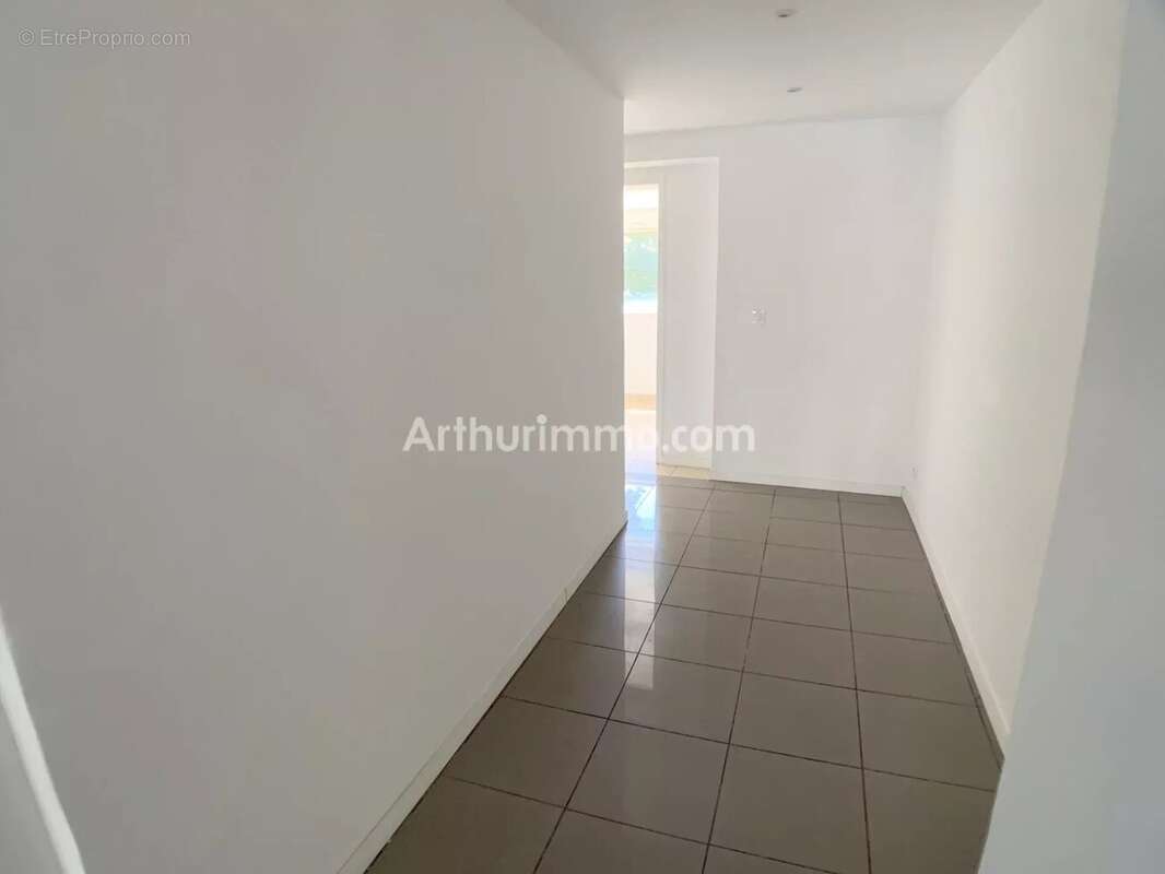 Maison à LES ISSAMBRES