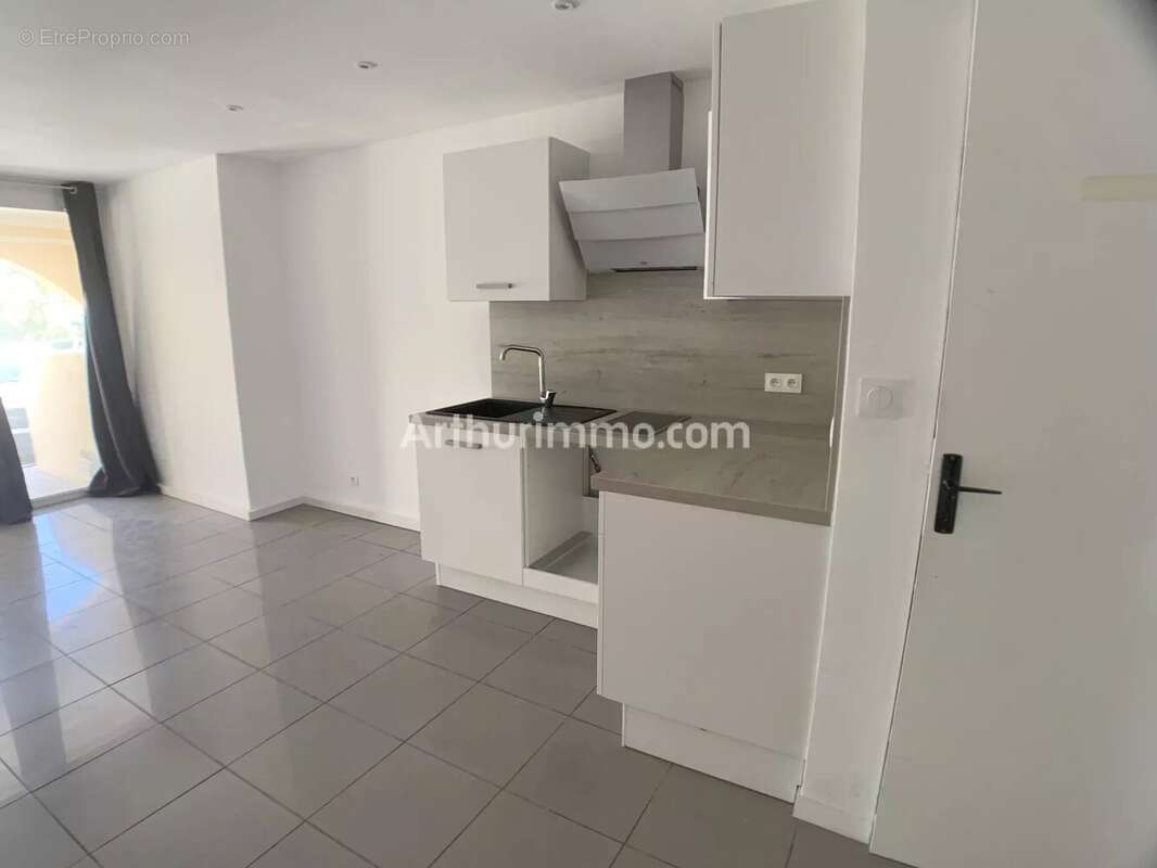 Maison à LES ISSAMBRES