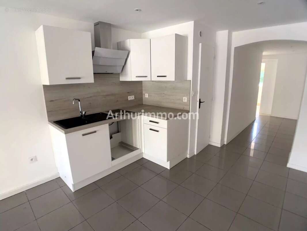 Maison à LES ISSAMBRES