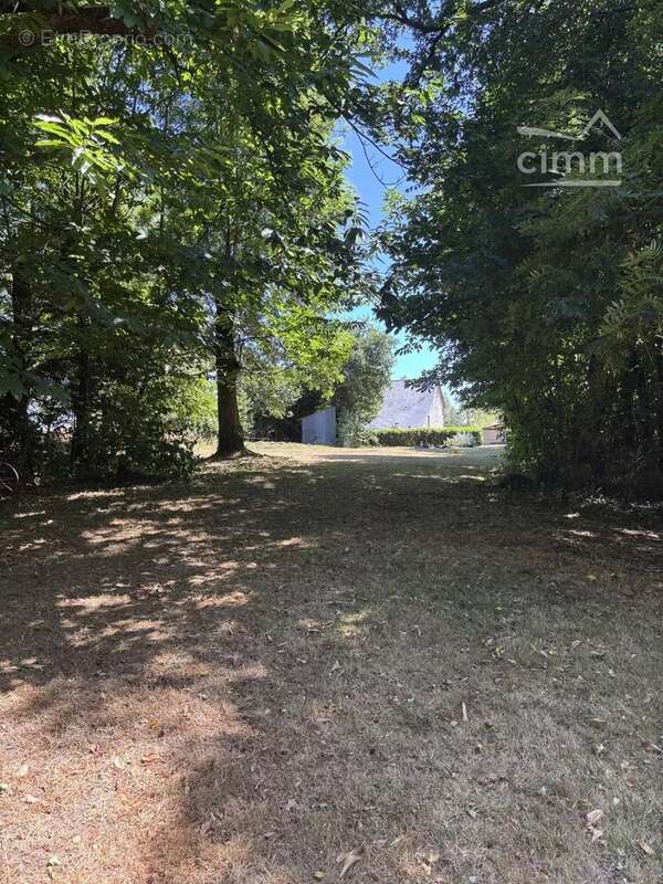 Terrain à MAURE-DE-BRETAGNE