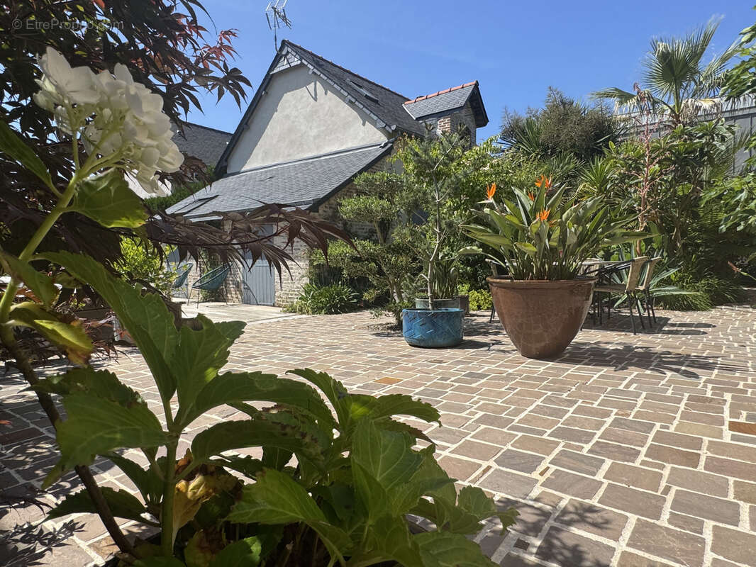 Maison à CHARTRES-DE-BRETAGNE