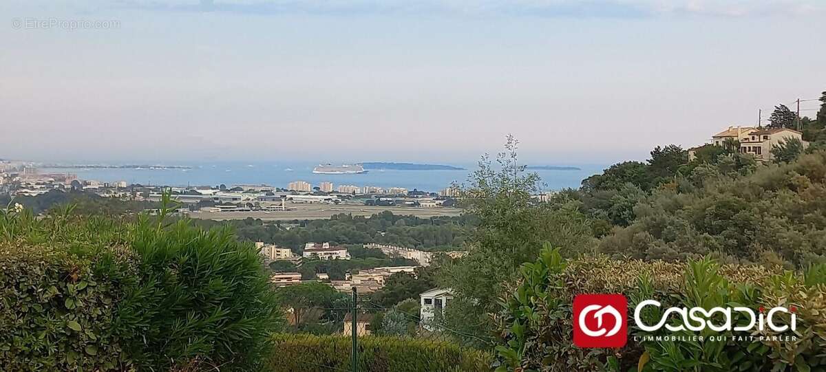 Appartement à MANDELIEU-LA-NAPOULE