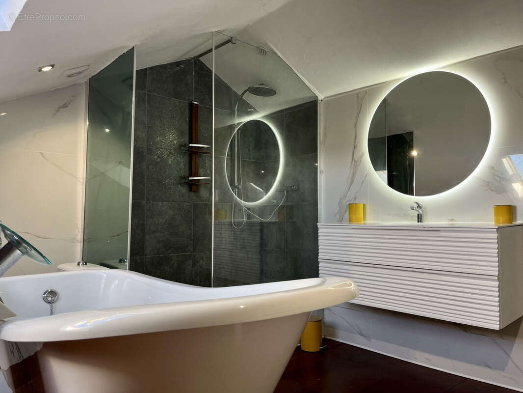 Appartement à PIERREFEU-DU-VAR