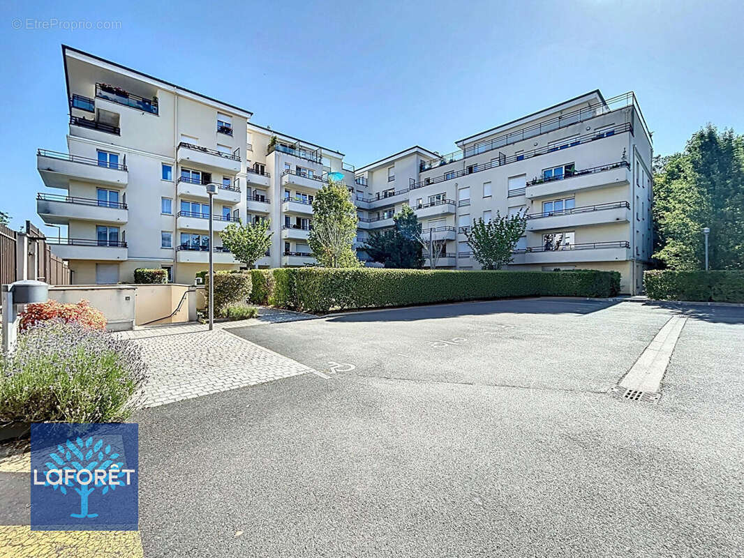 Appartement à CORBEIL-ESSONNES