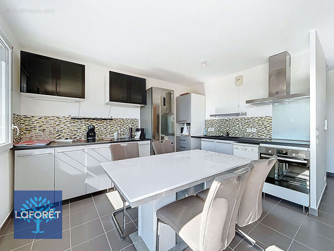 Appartement à CORBEIL-ESSONNES