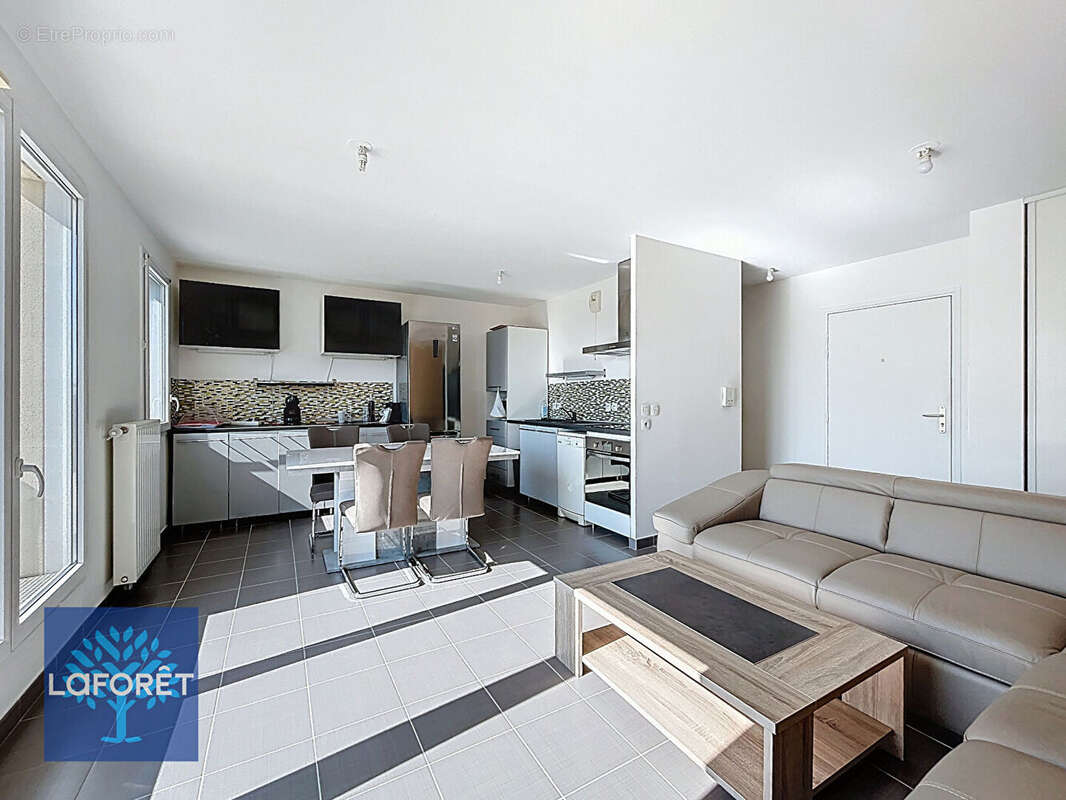 Appartement à CORBEIL-ESSONNES