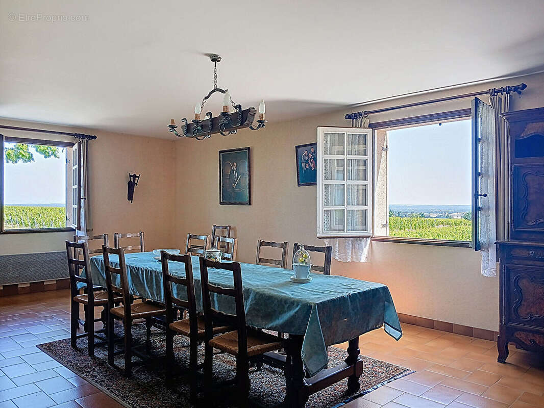 Maison à BELLEVILLE