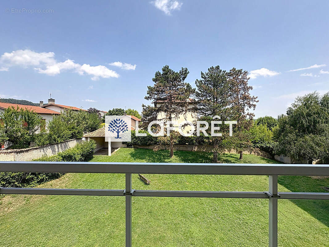 Appartement à MIRIBEL