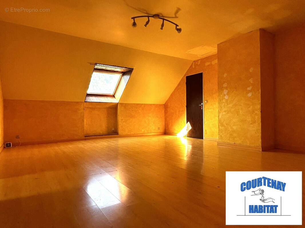 Maison à COURTENAY