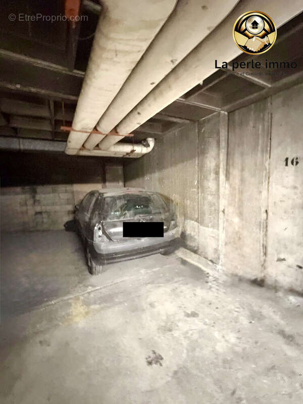 Parking à PARIS-20E