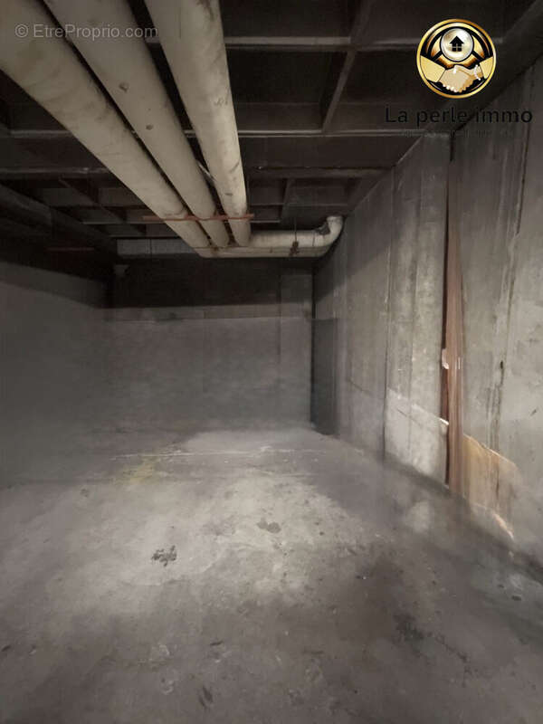 Parking à PARIS-20E