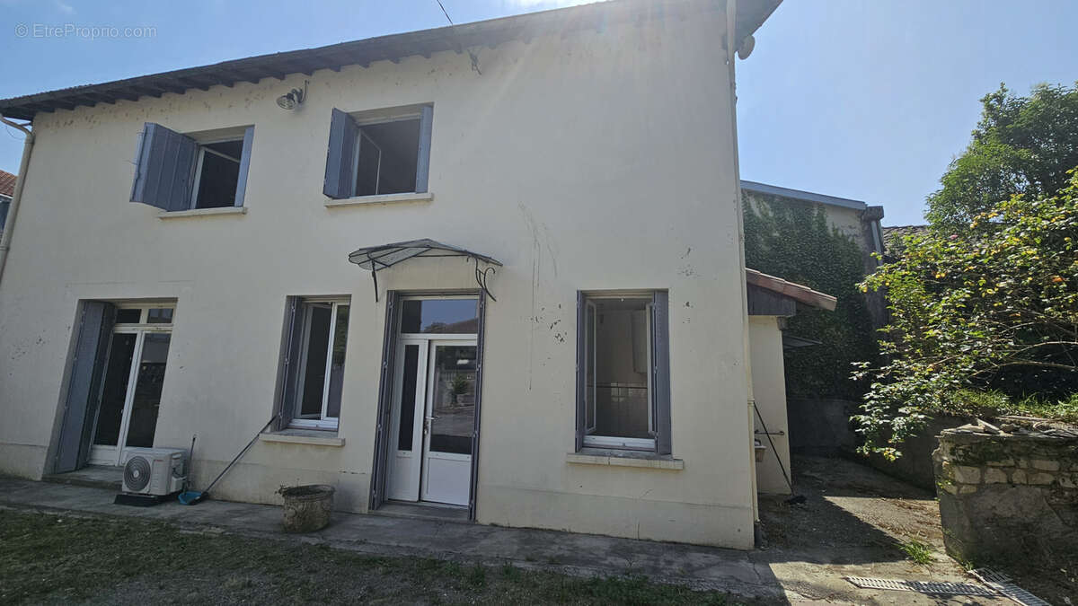 Maison à L&#039;ISLE-EN-DODON