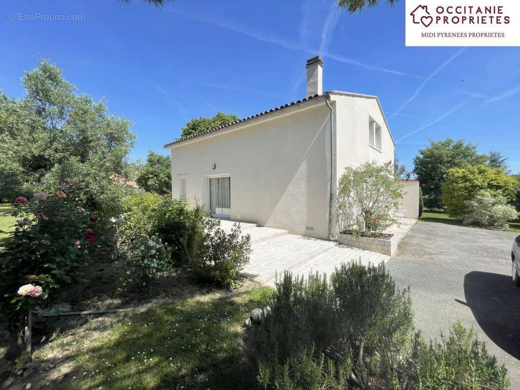 Maison à LEZAT-SUR-LEZE