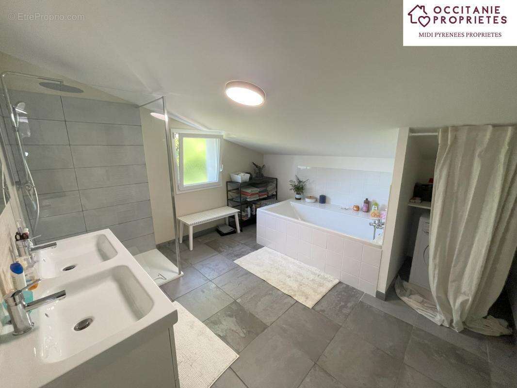 Maison à LEZAT-SUR-LEZE