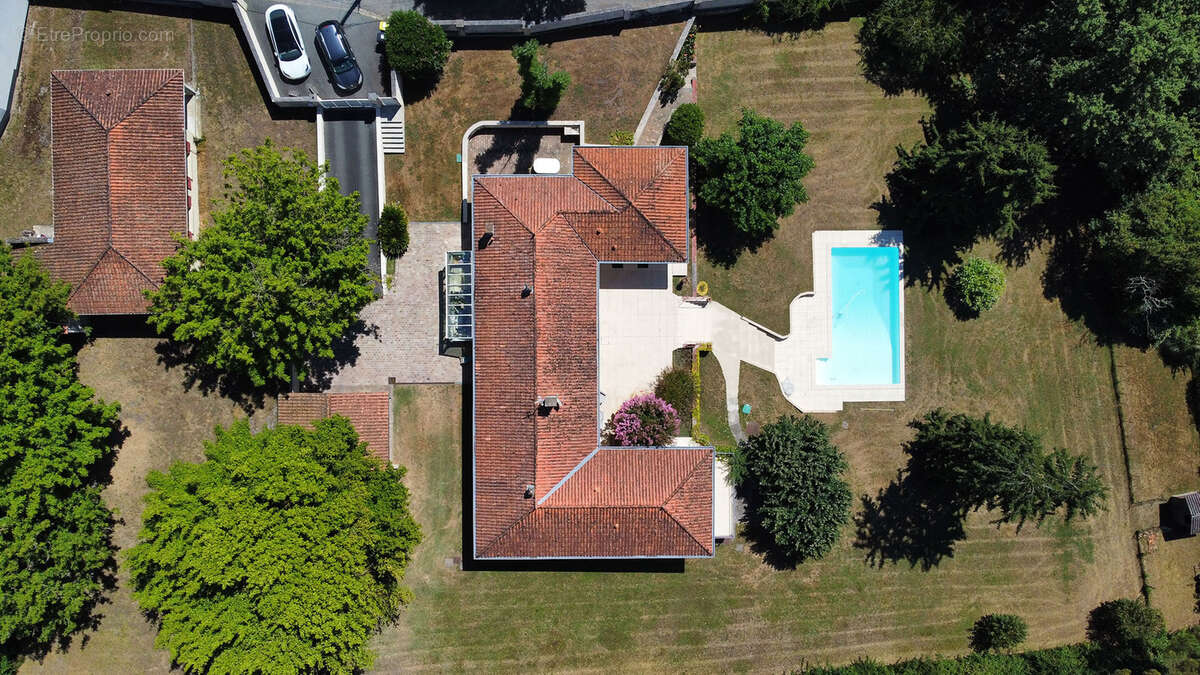 Maison à CAMBLANES-ET-MEYNAC