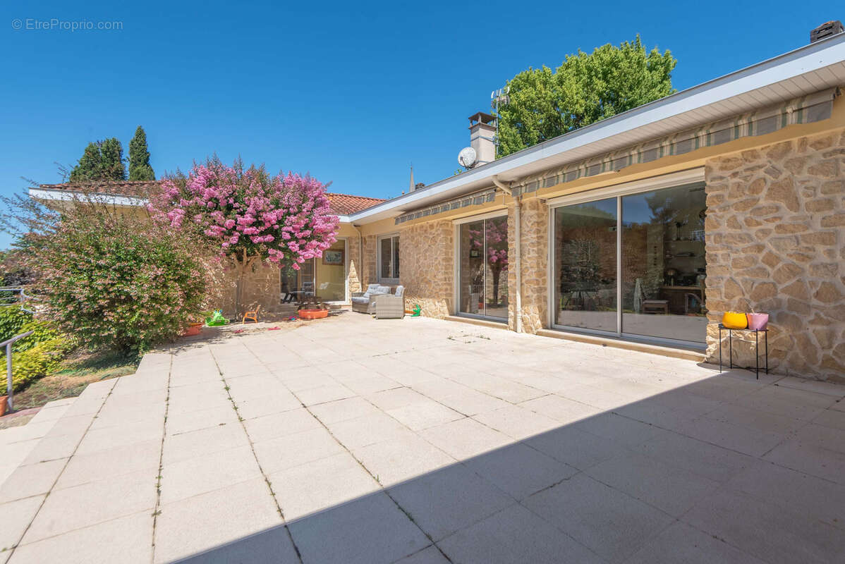 Maison à CAMBLANES-ET-MEYNAC