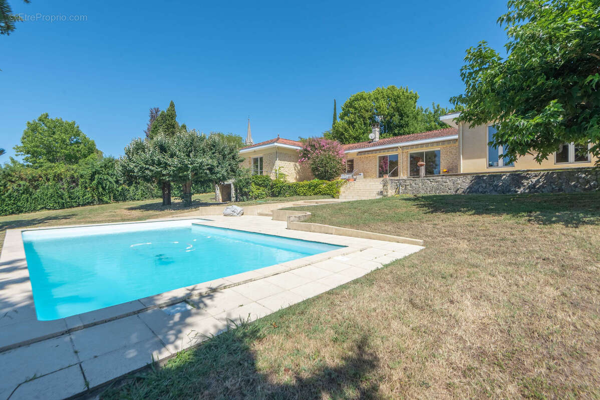 Maison à CAMBLANES-ET-MEYNAC