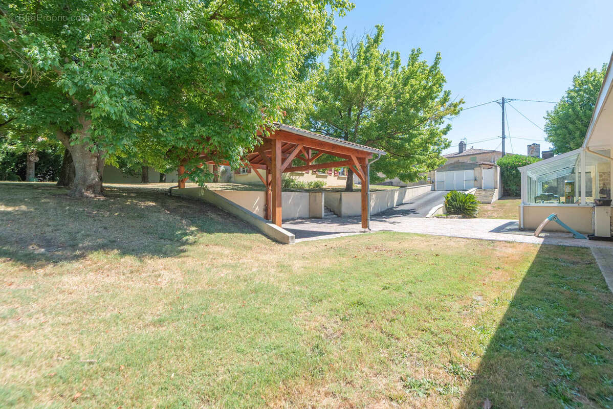 Maison à CAMBLANES-ET-MEYNAC