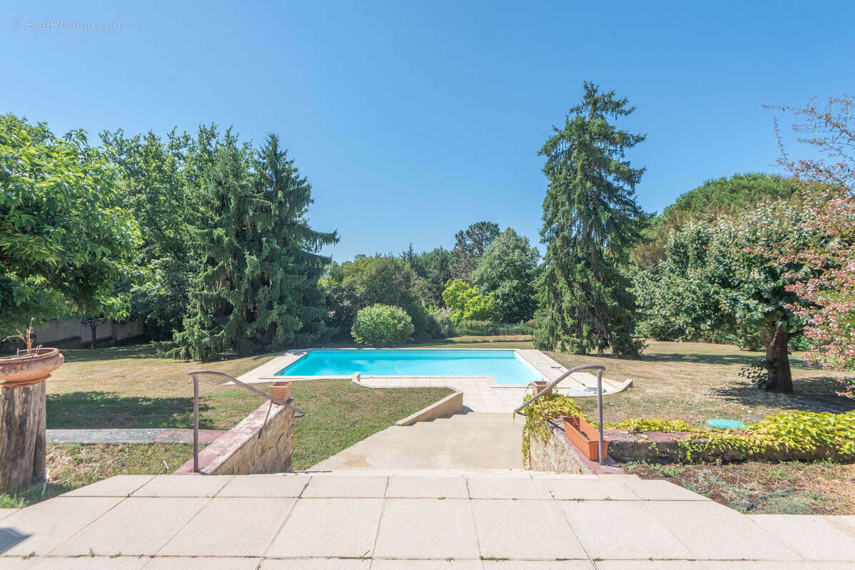 Maison à CAMBLANES-ET-MEYNAC