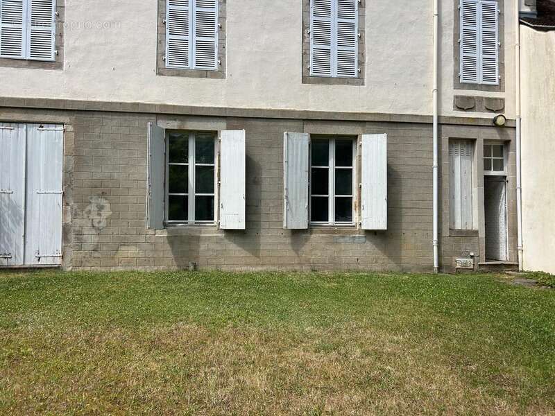 Appartement à SAINT-YRIEIX-LA-PERCHE