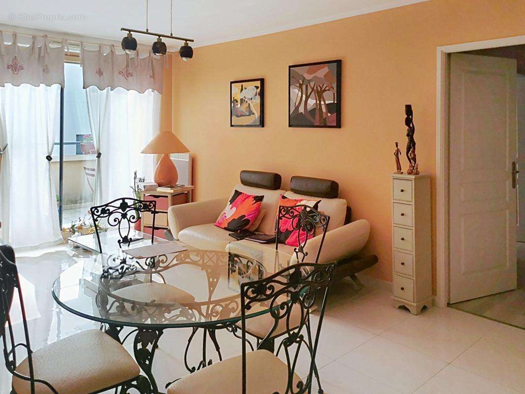 Appartement à LE PERREUX-SUR-MARNE