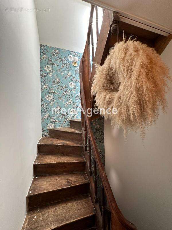 Maison à VOUNEUIL-SUR-VIENNE