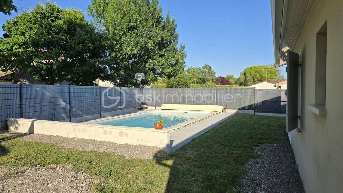 Maison à JARNAC-CHAMPAGNE