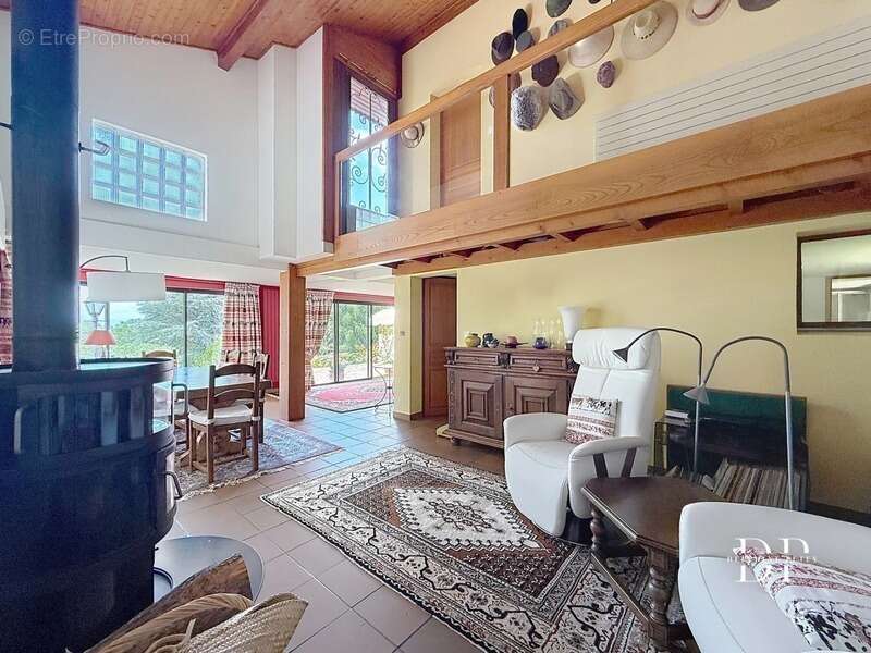 Maison à CRANVES-SALES