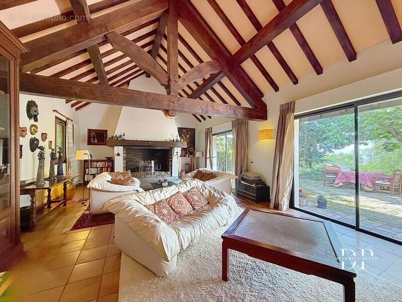 Maison à CRANVES-SALES