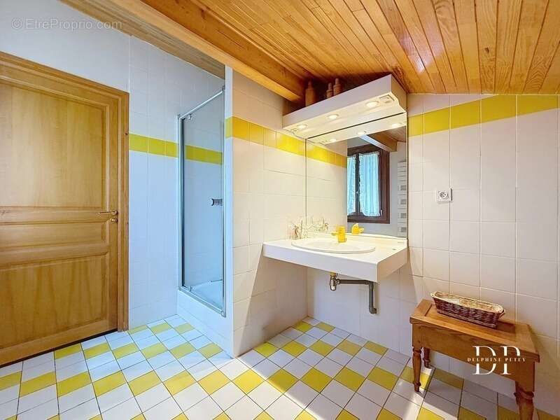 Maison à CRANVES-SALES