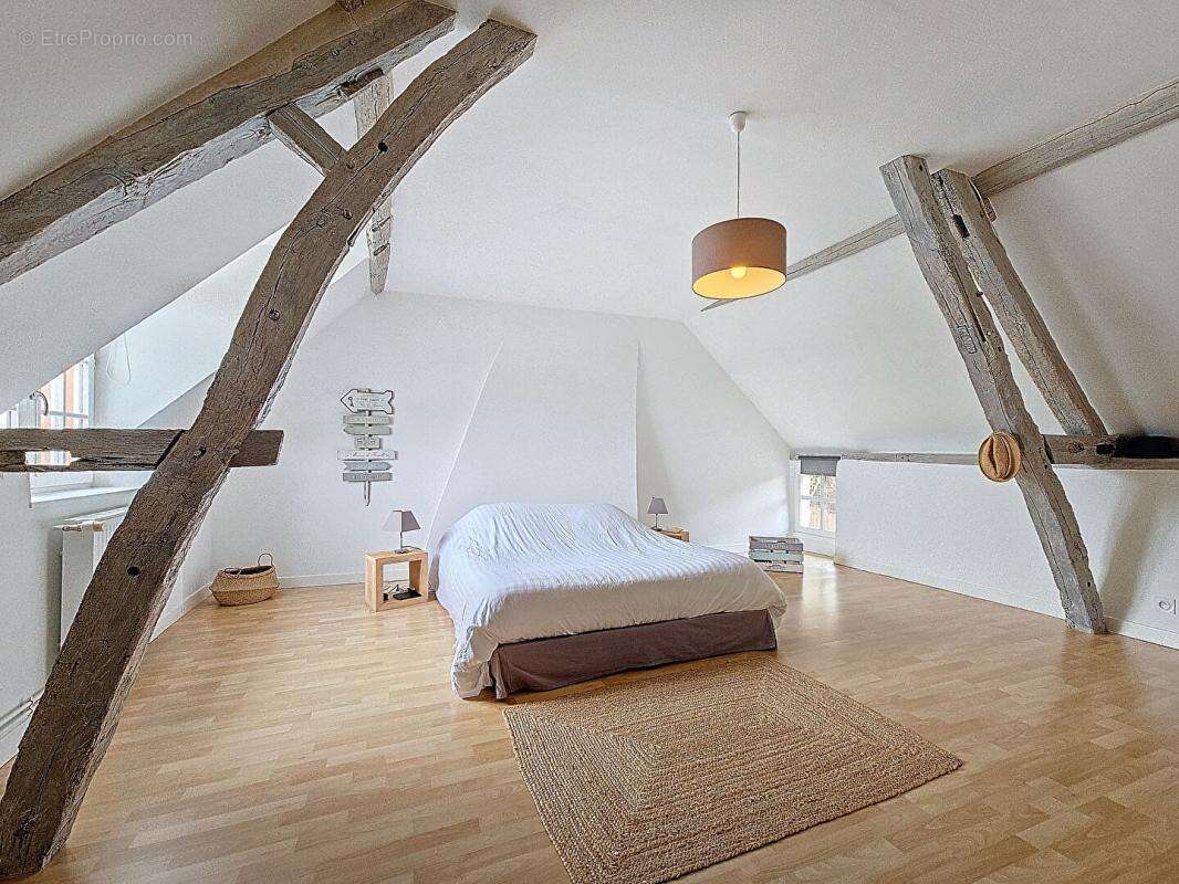 Maison à LE MELE-SUR-SARTHE