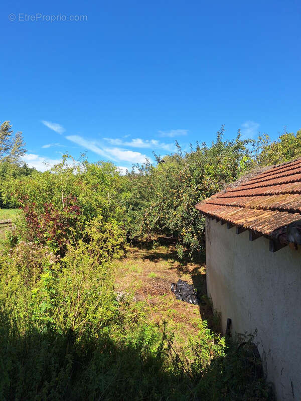 Maison à SAINT-CERNIN-DE-L&#039;HERM