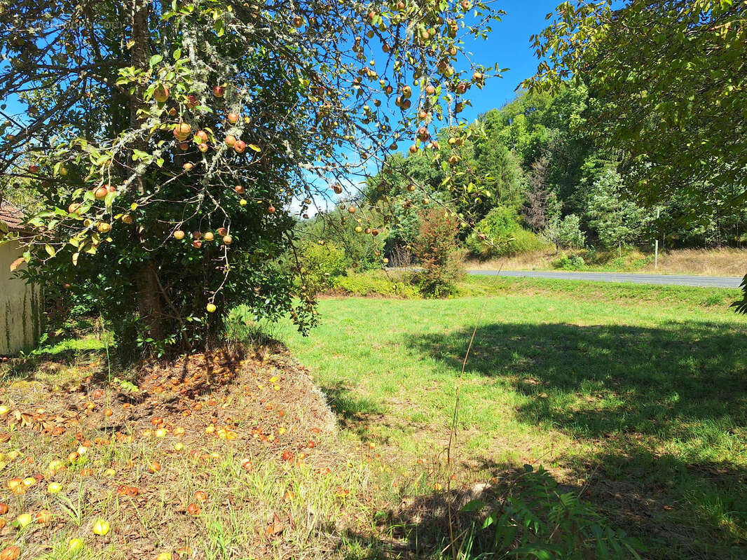 Maison à SAINT-CERNIN-DE-L&#039;HERM