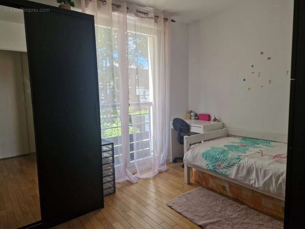 Appartement à VOISINS-LE-BRETONNEUX