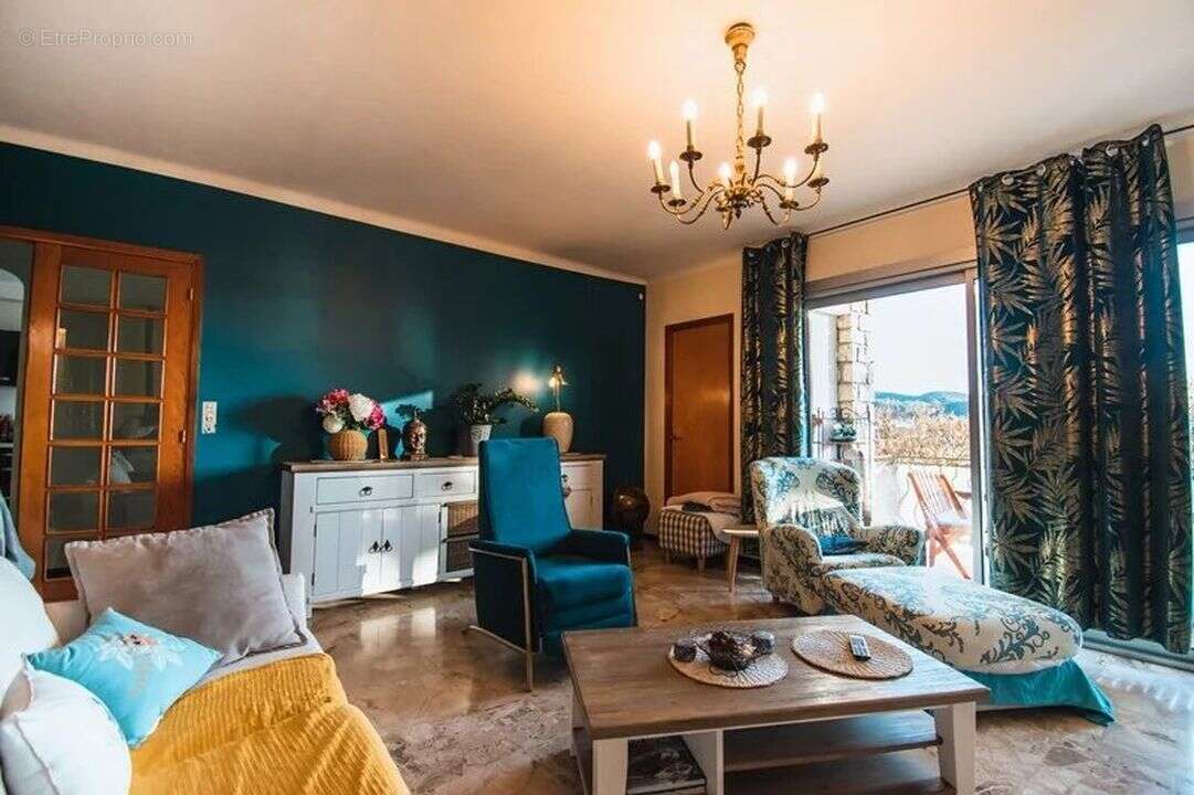 Maison à GREOUX-LES-BAINS