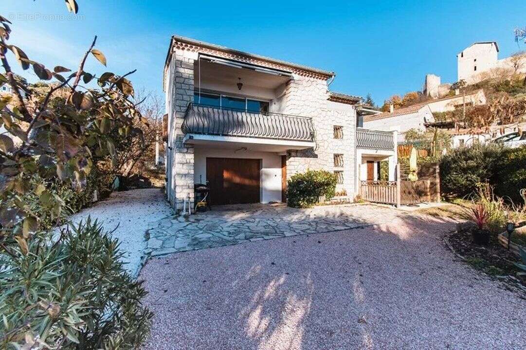 Maison à GREOUX-LES-BAINS