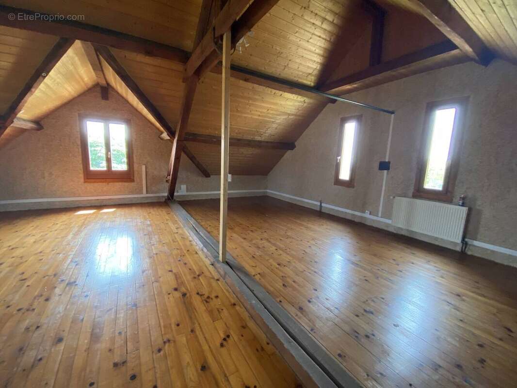 Maison à BELMONT-TRAMONET