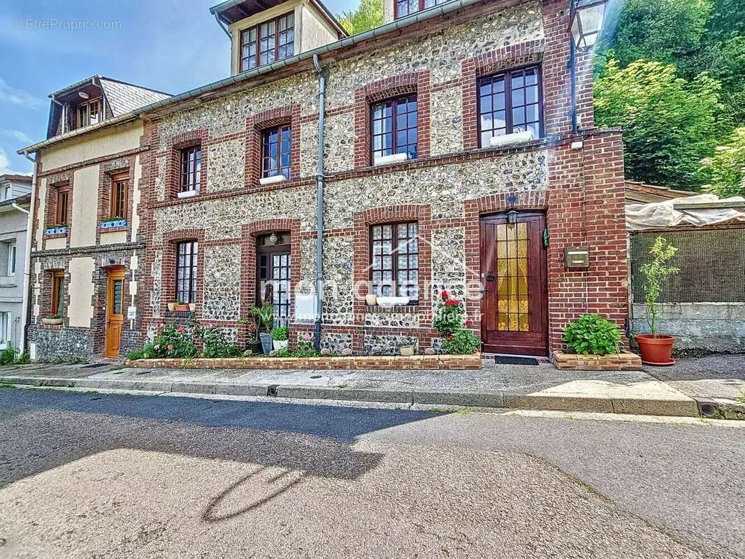 Maison à LES AUTHIEUX-SUR-LE-PORT-SAINT-OUEN