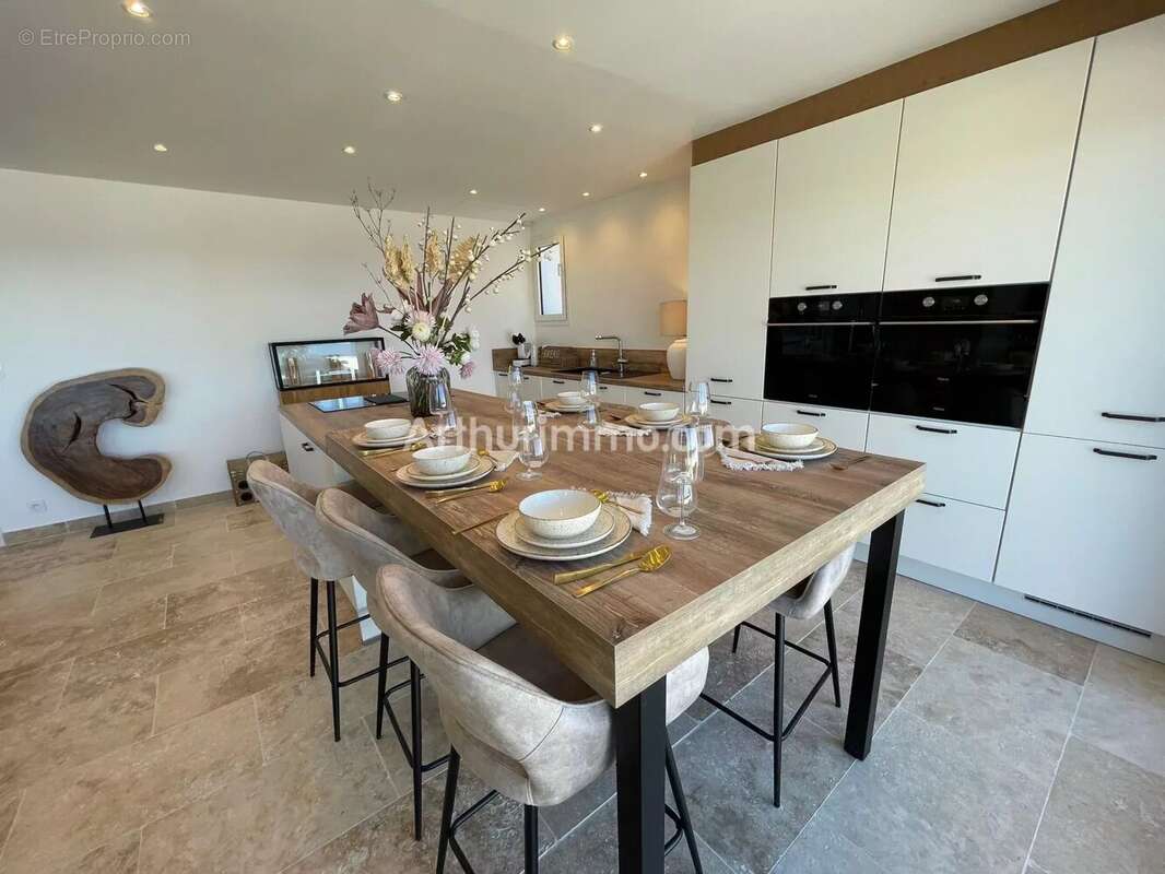 Appartement à LES ISSAMBRES