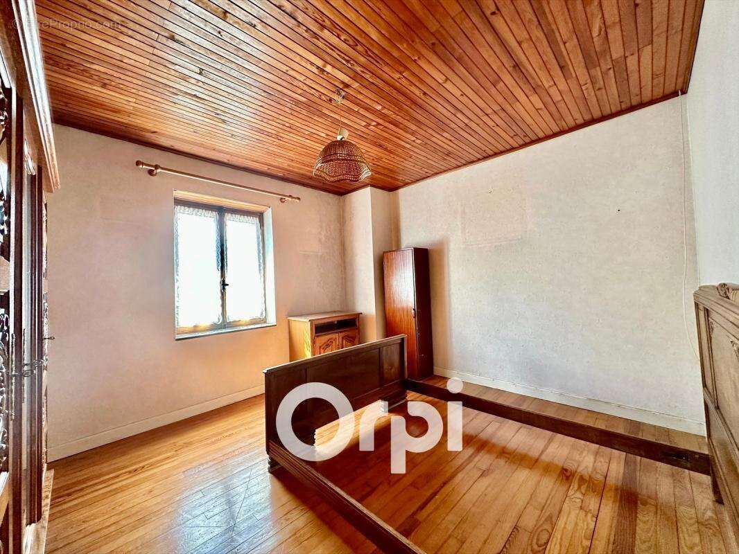 Maison à SAINT-NAZAIRE-LES-EYMES