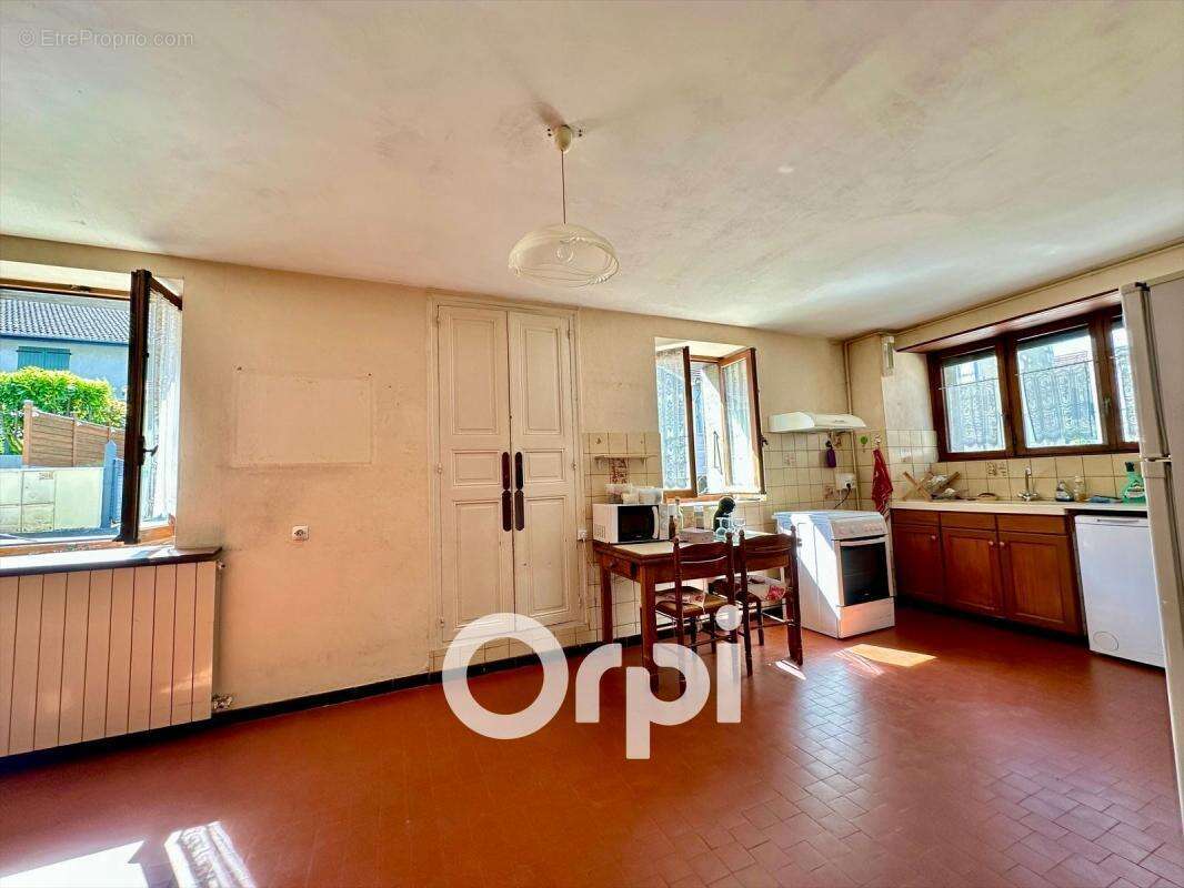 Maison à SAINT-NAZAIRE-LES-EYMES