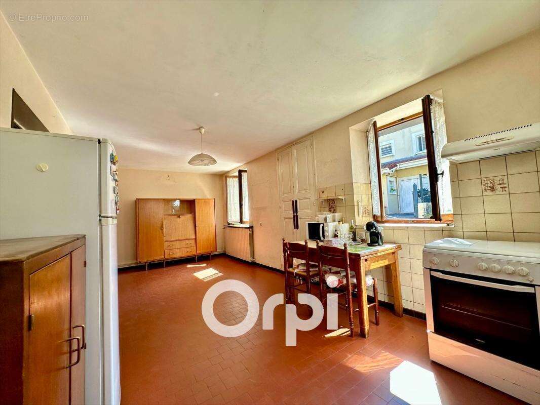 Maison à SAINT-NAZAIRE-LES-EYMES